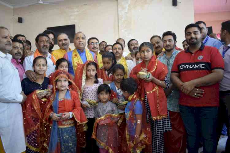 CM visits Radha Soami Satsang Beas Centre at Paraur in Kangra
