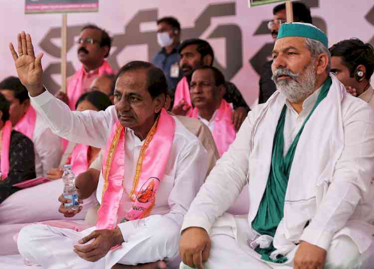 KCR sets 24-hr deadline before Centre over paddy procurement