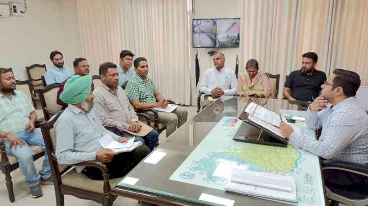 DC directs officials to visit mandis daily to oversee wheat procurement operations