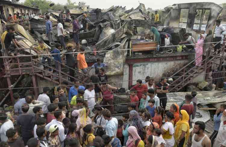 50 shanties gutted in massive fire in Delhi; no casualties