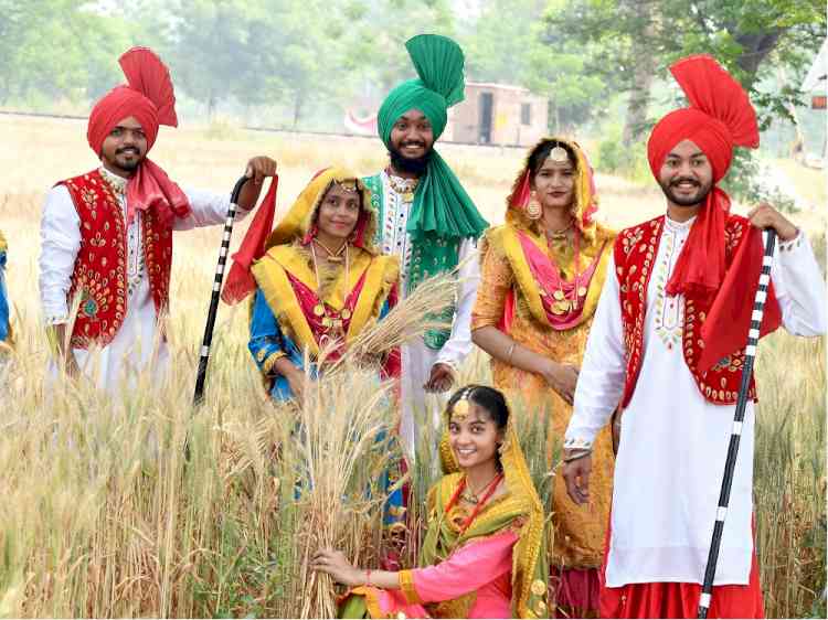 Holy festival of Baisakhi celebrated at Lyallpur Khalsa College