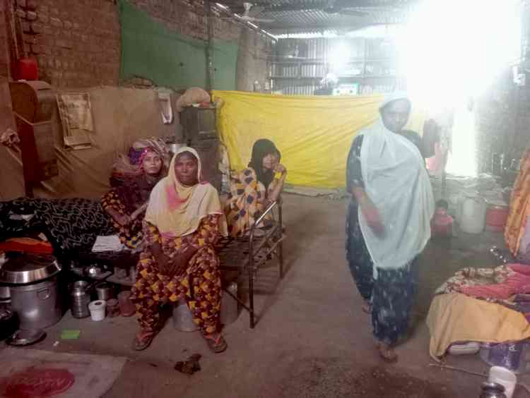 PMAY house bulldozed, Khargone family takes refuge at buffalo shelter; admn claims otherwise