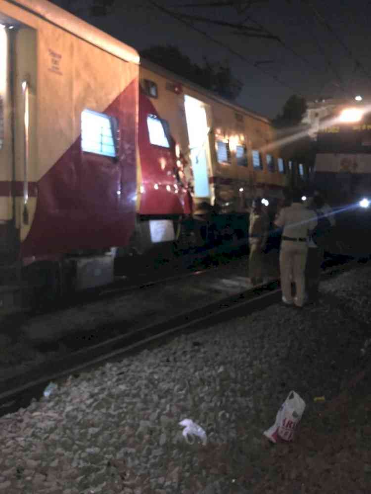 Mumbai: Two trains come on same track, 3 bogies derailed; no casualty