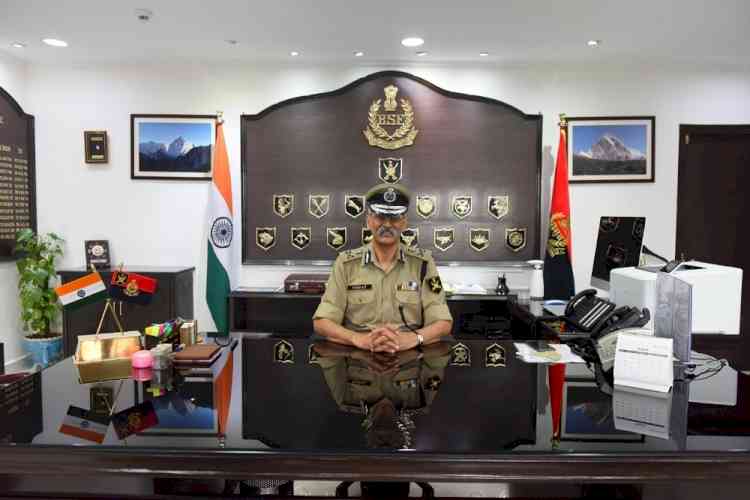 BSF DG reviews operational preparedness of Kashmir Frontier