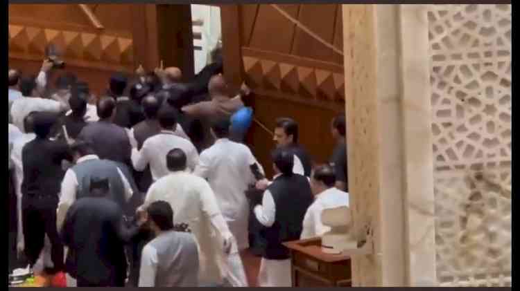 Police enter Pak Punjab Assembly, arrest lawmakers for creating ruckus