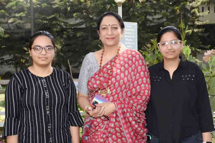 KMV’s Keshiha bags top position in B.Sc.Biotechnology semester III results