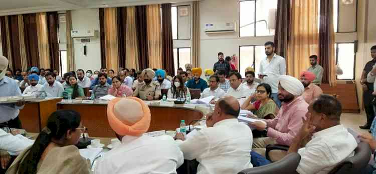 MP Ravneet Singh Bittu urges residents to avail maximum benefit of government schemes