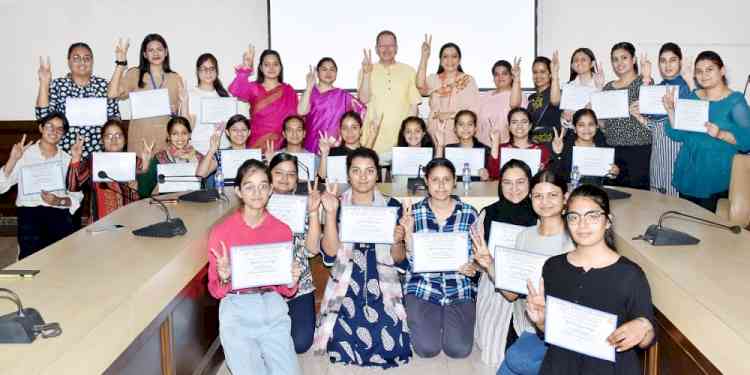 KMV successfully organises three-day international workshop on health psychology