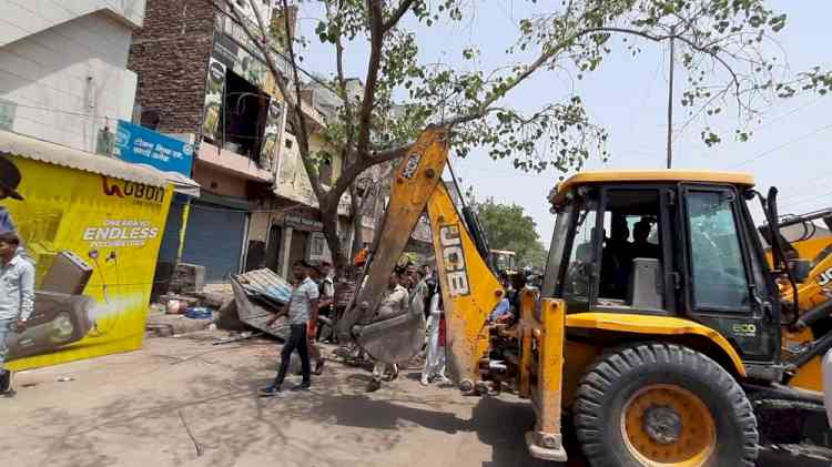 Demolition process stopped in Delhi's Jahangirpuri