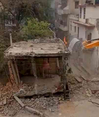 Bulldozer brings down 300-yr-old Shiva Temple in R'sthan, triggers controversy