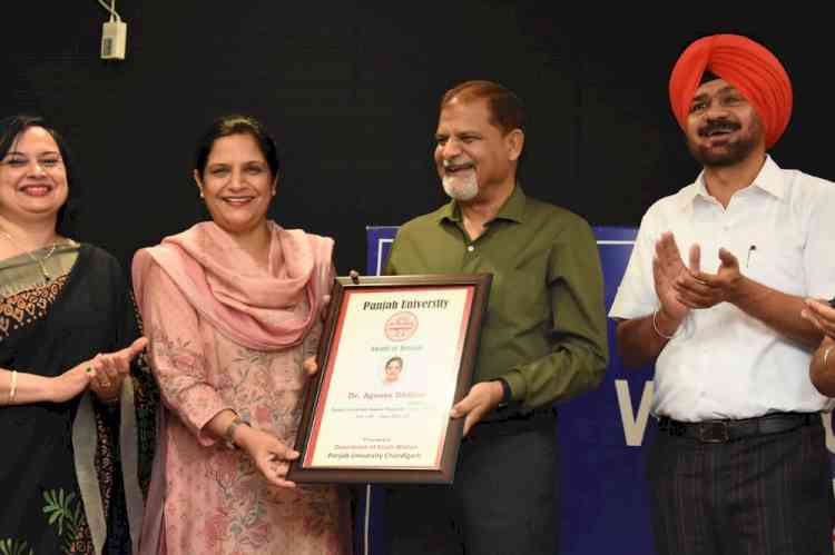 Principal of Dev Samaj College of Education gets Award of Honour 