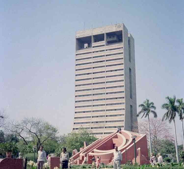 Pictures of 75 freedom fighters to feature on view cutters of Safdarjung Flyover