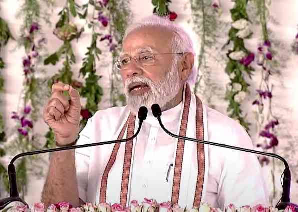 Devi of Kanyakumari will soon meet Vaishno Devi with single road: Modi