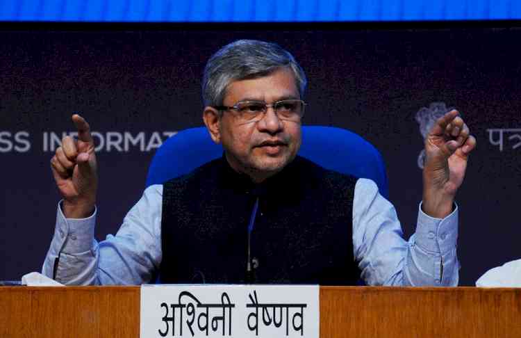 Power, Railways Ministers hold talks on power demand