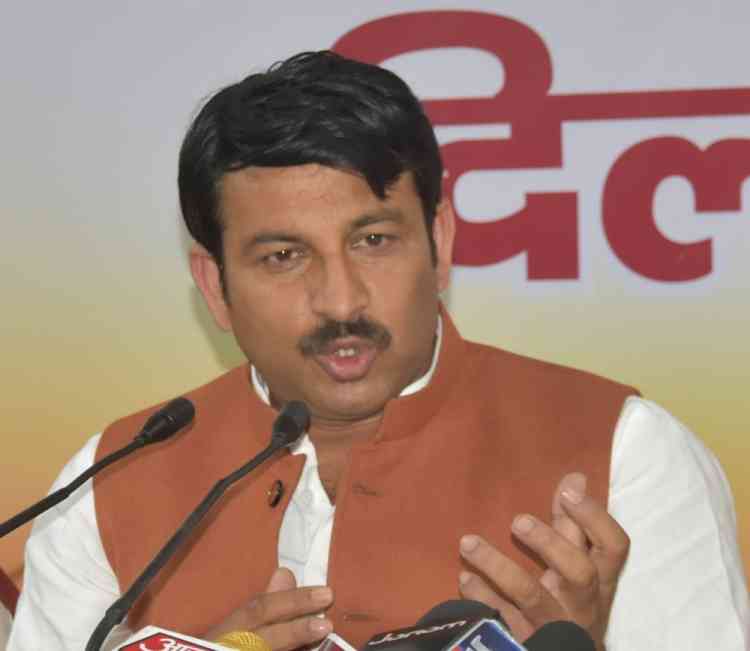 Find permanent solution to landfill fire: Manoj Tiwari to Kejriwal