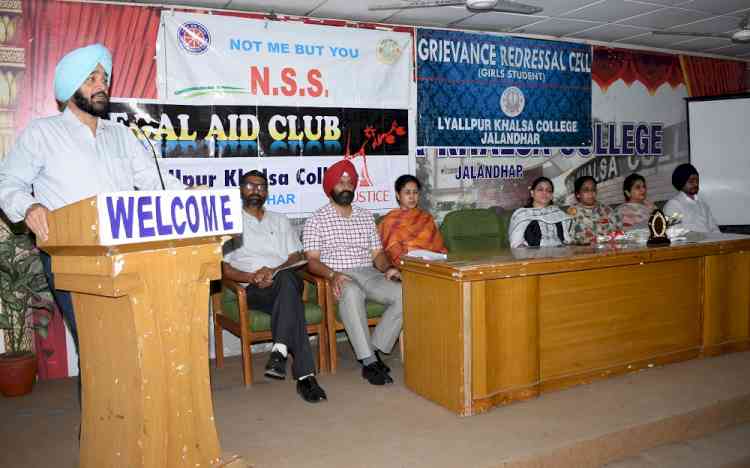 Seminar on free legal aid 