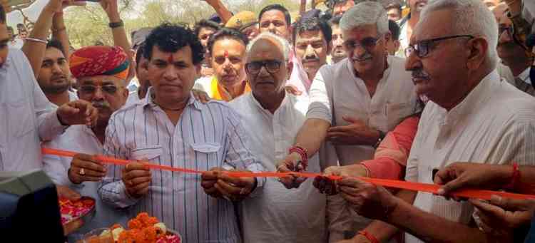 Mian Ka Bada near Indo-Pak border is Mahesh Nagar railway station now