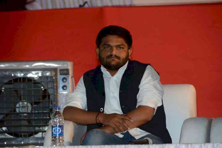 Hardik Patel drops Congress from Twitter bio, fuels talks of political switch