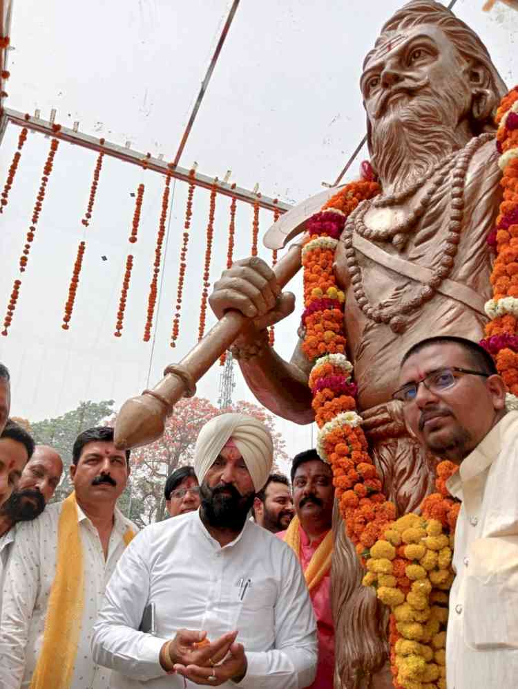 On the occasion of Bhagwan Parshuram Jayanti, bronze statue of Bhagwan Parshuram Ji unveiled today