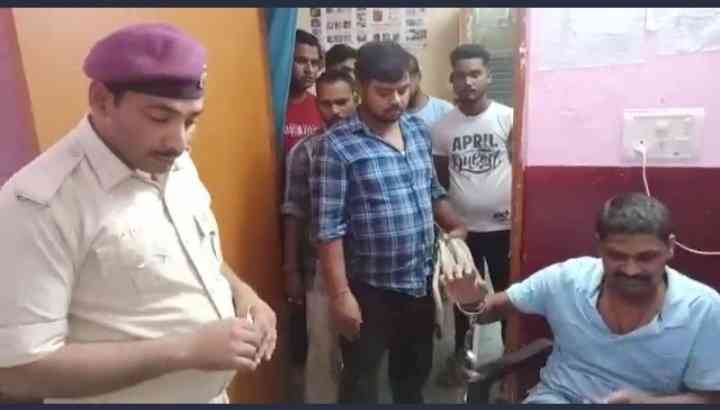 Loco pilot stops passenger train midway in Bihar for a drink!