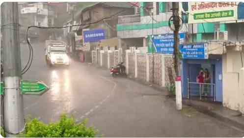 Dharamsala experienced torrential rain, temperature dropped