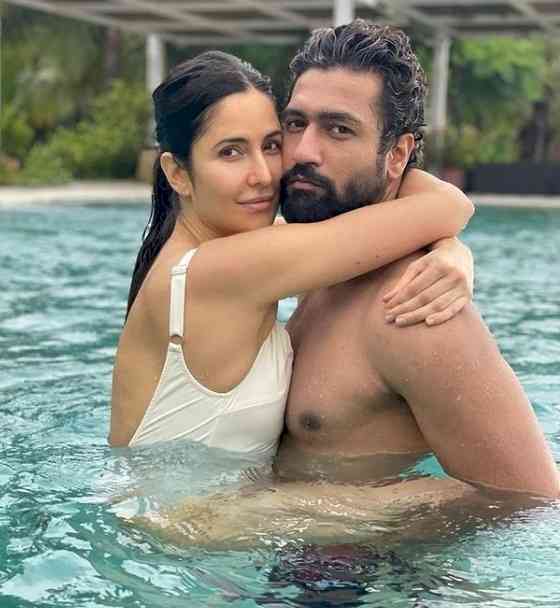 Turning up the heat: Katrina, Vicky enjoy pool time