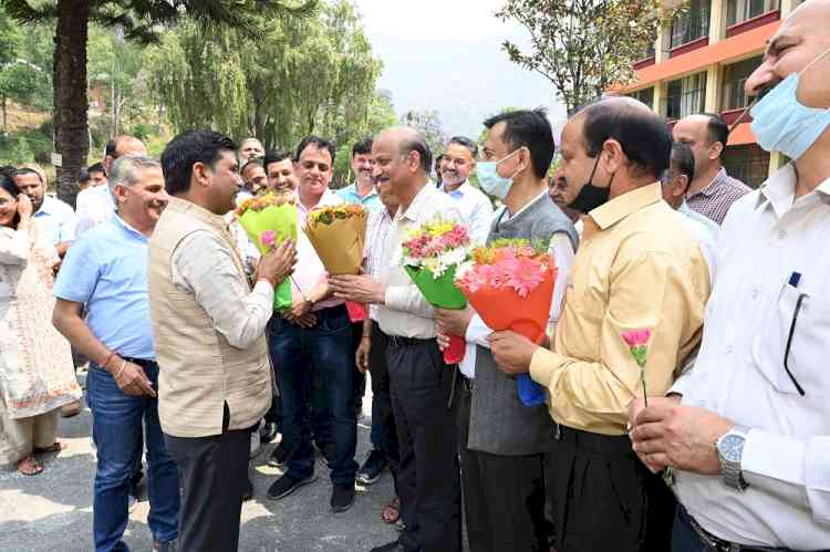 Prof. Rajeshwar Chandel joins as Vice-Chancellor of UHF Nauni