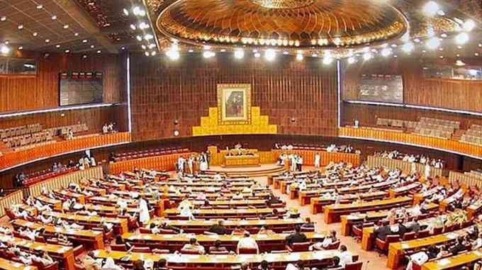 Pak National Assembly passes resolution condemning Imran's anti-army statements