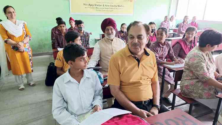 Rotary Chandigarh gifts 1300 benches to Govt School in Mohali