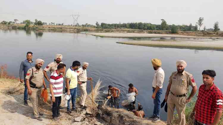 Industrial effluent, sewage used to brew illicit liquor in Punjab!