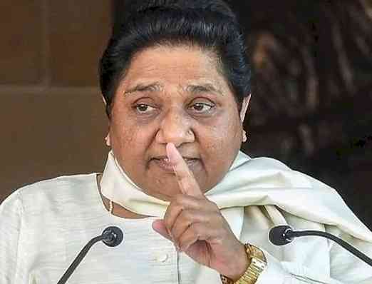 Mayawati comes out in support of Azam Khan