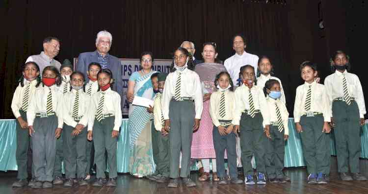 Scholarship cheques distributed to students of 29 schools of Ludhiana by Nehru Sidhant Kender Trust