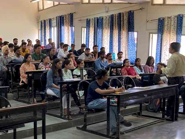 Expert Talk organized by Institution Innovation Council-ECE, UIET on National Technology Day 