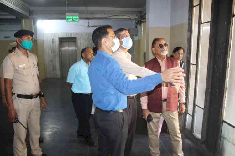 PU VC visited Administrative Block of PU