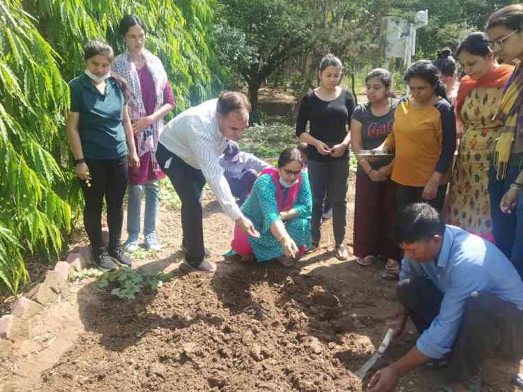 Special Lecture on “Organic Gardening: Practices and Challenges”  