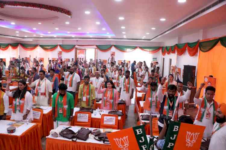 Anurag Thakur and Sambit Patra participate in BJYM’s national training camp