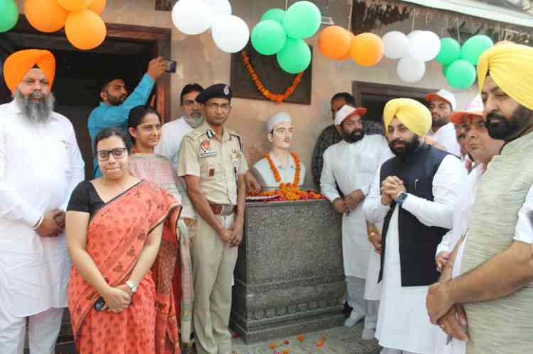 State Level function to celebrate Birth Anniversary of Shaheed Sukhdev organised at Guru Nanak Bhawan today