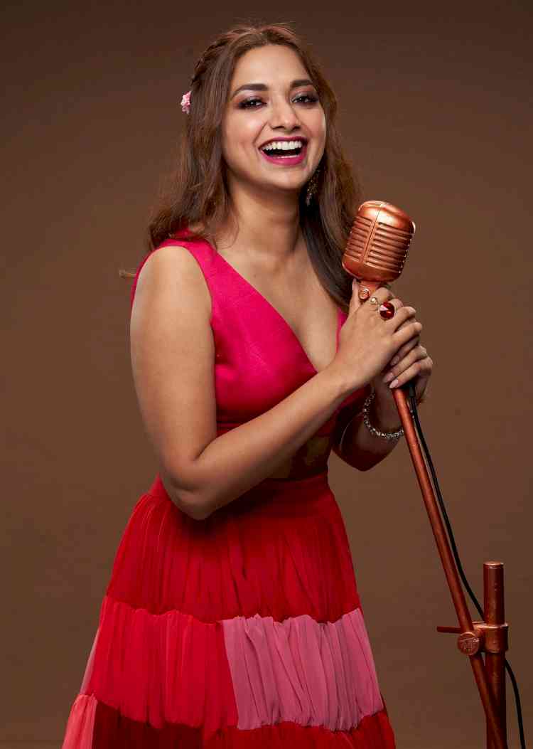 Jiya Shankar is the perfect combination of beauty, humor and witty punchlines on Sony SAB’s Goodnight India