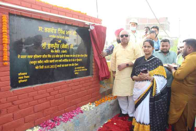 MLA Gurpreet Bassi Gogi inaugurates start of construction work of “Rising Main Line” on Budha Nullah