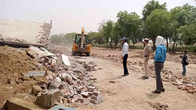 Six illegal colonies in Sohna, Bhondsi razed