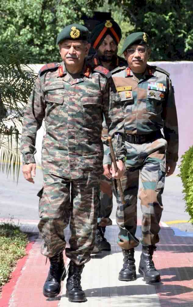 Northern Army commander reviews security situation in Rajouri, Poonch