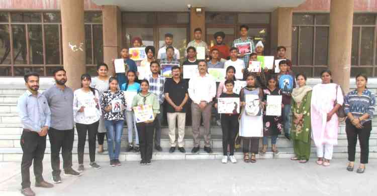 DC Sen.Sec.School organized Poster and Card Making competition to celebrate mothers’ day