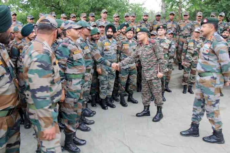 Northern Army Commander reviews security scenario in Kashmir