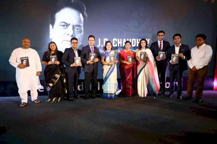Biography titled ‘The Incredible Aakash Story’ unveiled