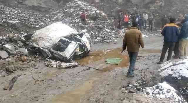 2 killed, 7 injured in J&K highway accident