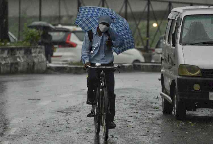 Rains, thunderstorm cool down Delhi NCR, min temperature lowest since 2004
