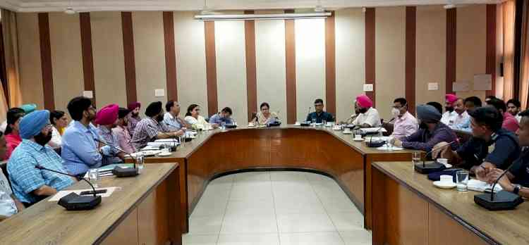 24x7 Flood control set up at DAC: DC Surabhi Malik