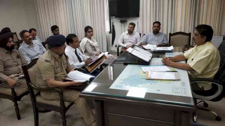 Create awareness about Good Samaritan scheme for saving precious lives in road mishaps: DC to officials