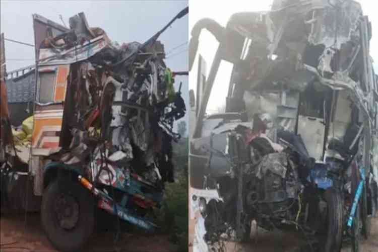 8 killed, 25 injured in K'taka road accident