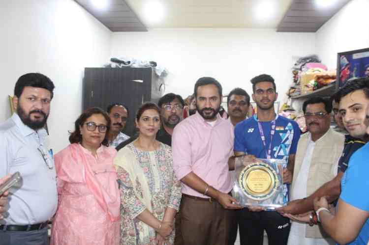 Sports policy to be amended for honouring sportspersons bringing laurels for state: Meet Hayer